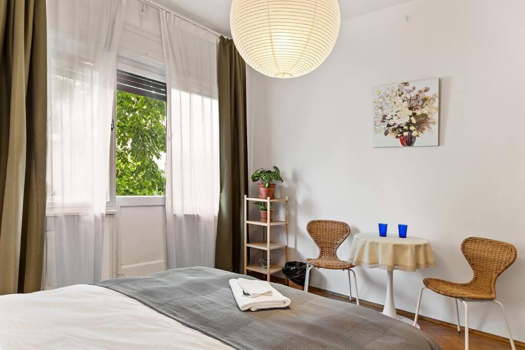 Ultra-Central University Square Apartament Apartament Букурещ Екстериор снимка