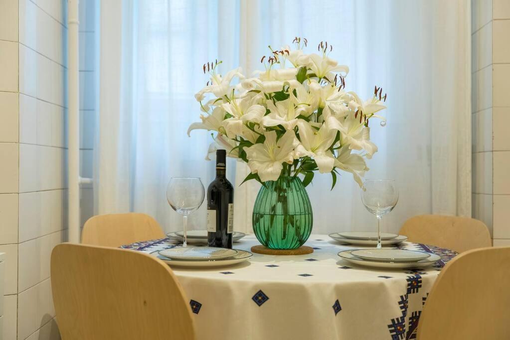 Ultra-Central University Square Apartament Apartament Букурещ Екстериор снимка