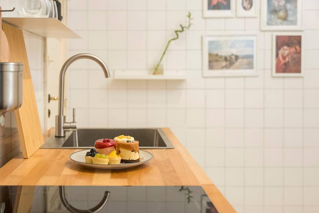 Ultra-Central University Square Apartament Apartament Букурещ Екстериор снимка